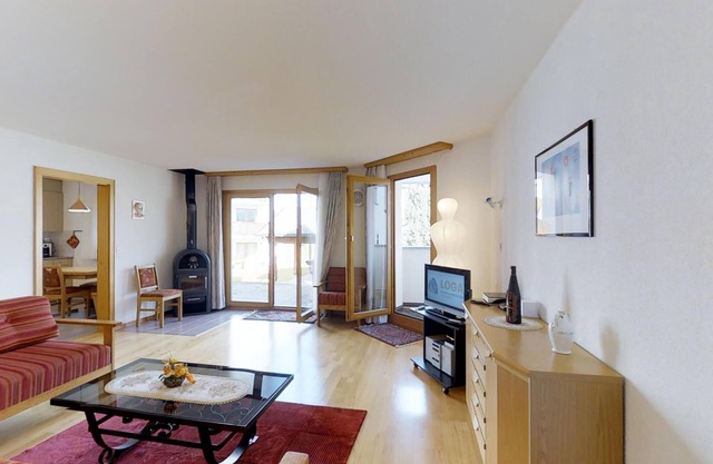 Bright and quiet 2½-room apartment on the ground floor, 70m2, facing east.