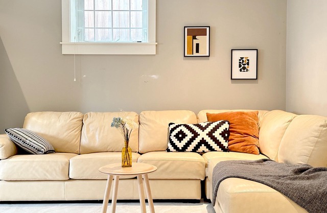 Bright and Stylish Scandinavian 2-Bed Suite