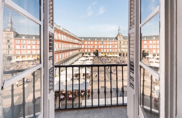 Bright Apartment in Madrid Center. Plaza Mayor II
