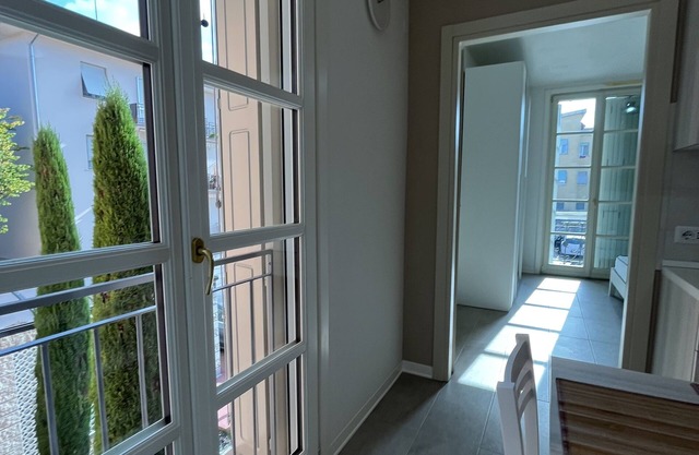 Bright apartment 10