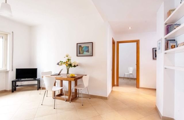Bright apartment near the Center and University