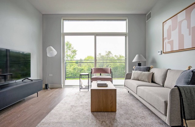 Bright Arlington Heights 2BR w/ Gym & W/D, near I-90, by Blueground
