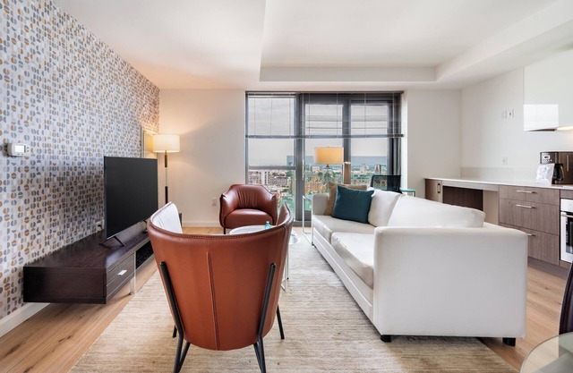 Bright Boston Two Bedroom Near Iconic Fenway Park