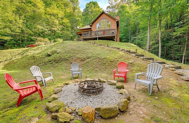 Bright Bryson City Cabin w/Fire Pit & Hot Tubs!