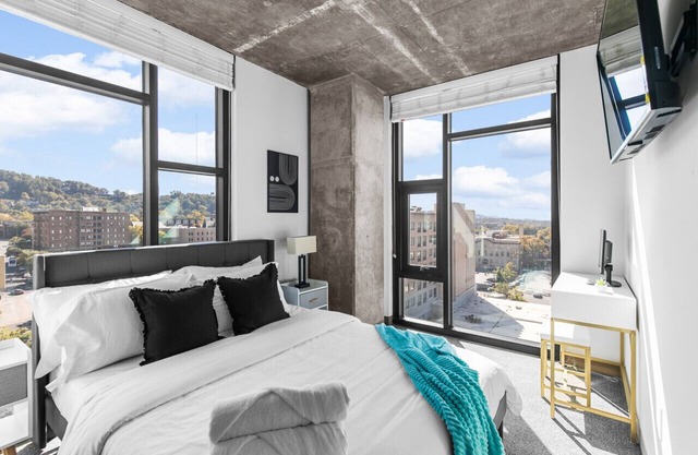 Bright & Cozy 2BR Getaway in BHM