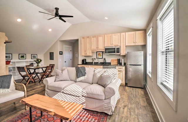 Bright Crozet Apartment w/Mountain Views!