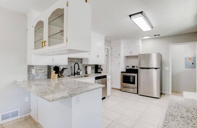 Bright Family Home | 3BD | Room to Relax | Ogden