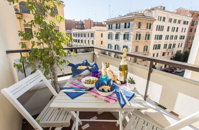 Bright Home in Rome, shadow of the Vatican CIN IT058091C2HRXU2746