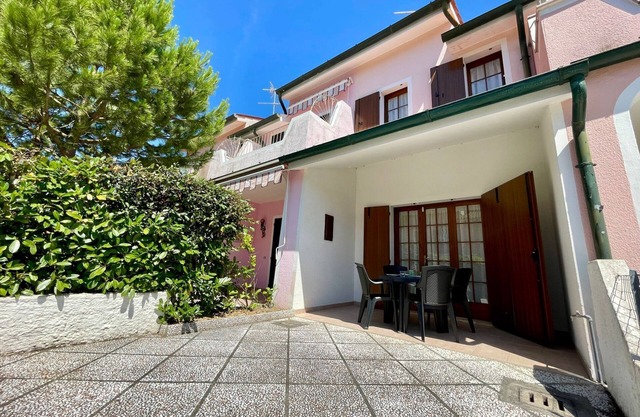 Bright villa in a quiet residence