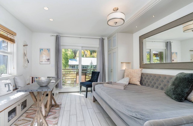 Bright, light sanctuary with stunning views and a deck overlooking the river
