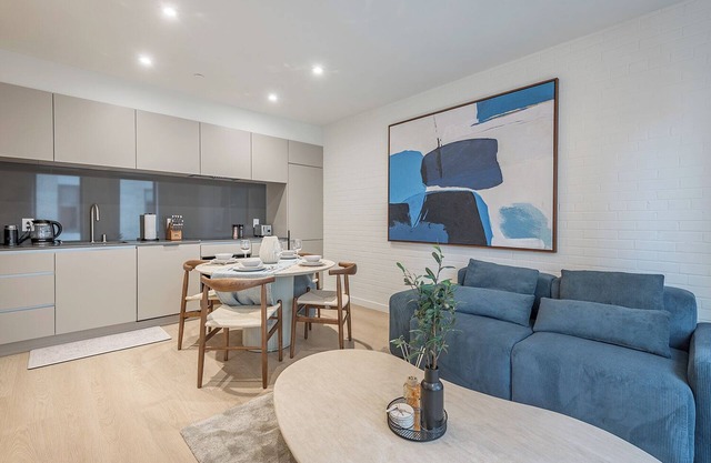 Bright & Modern 2BR | Golden Square Mile