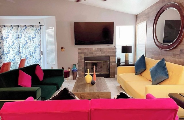 Bright, pet-friendly home near Summerlin and The Lakes