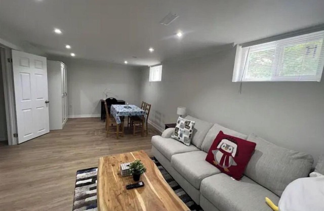 Bright & spacious 3 bedrms