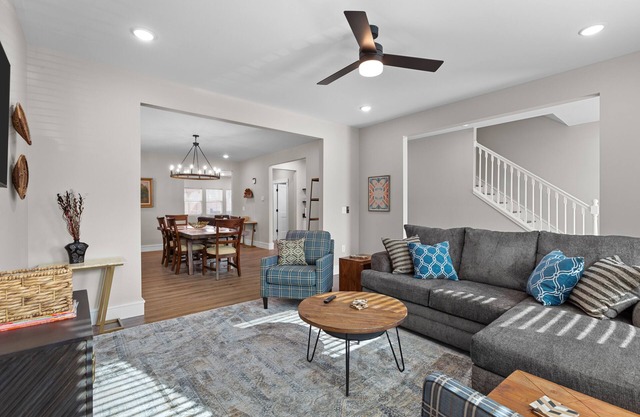 Bright Urban Comfort | JZ Vacation Rentals