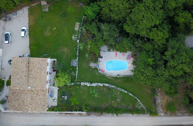 Bright villa with swimming pool 5 minutes from Aix-en-Provence
