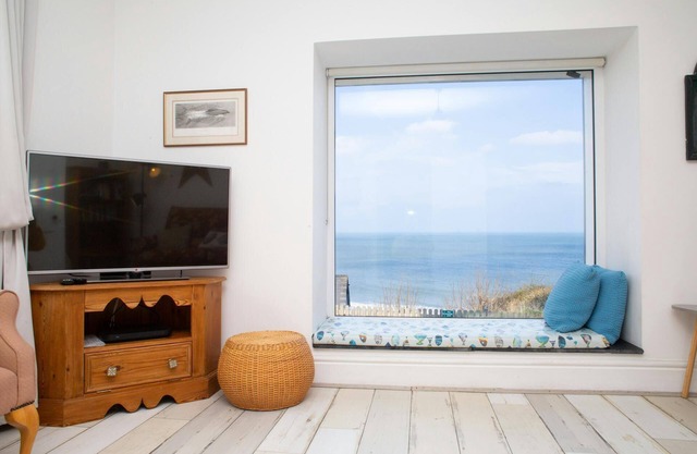 Brigydon, Tresaith - Two Bedroom Cottage, Sleeps 5