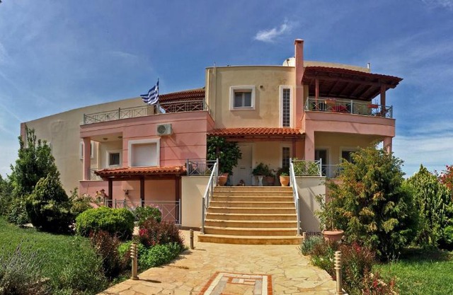 BRINA'S LUXURY APARTMENTS