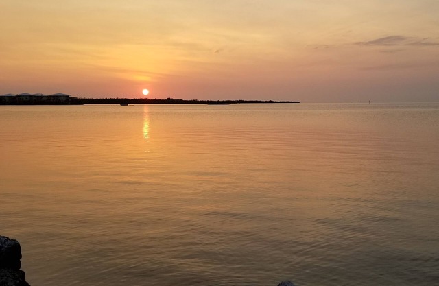 Bring your boat! Marathon 1 bdrm updated condo on canal w/boat launch, pool.
