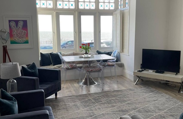 Broadstairs Apartment With Sea Views