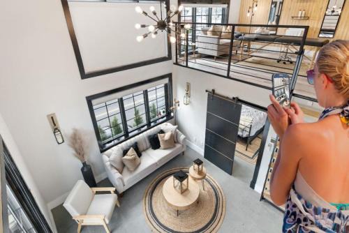 Brooklyn Bay Lofts - Modern Chic Rentals with Rooftop Terrace