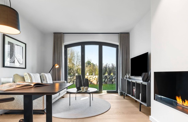 Brooklyn Bridge Suite Sylt with ethanol fireplace and proximity to the North Sea