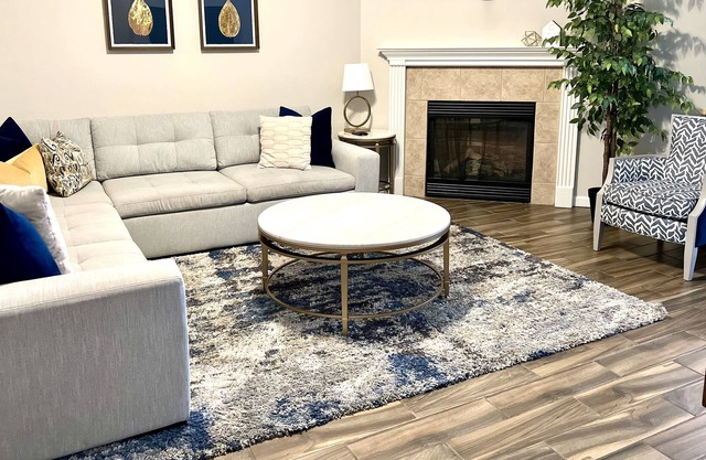 Brooks Manor - Modern 4BR w/ Two Car Garage in Great Location