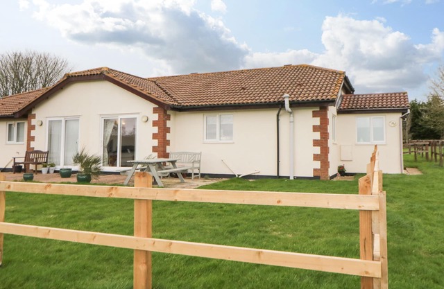BROOM COTTAGE, family friendly, with a garden in Sidmouth