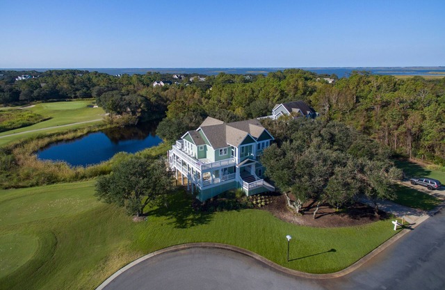 Brown Dog by the Sea: Soundside, Private Pool, Spa
