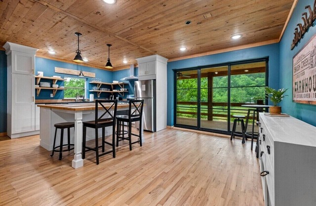 Brush Creek Cottage On 112 Acres of Land Sleeps 6