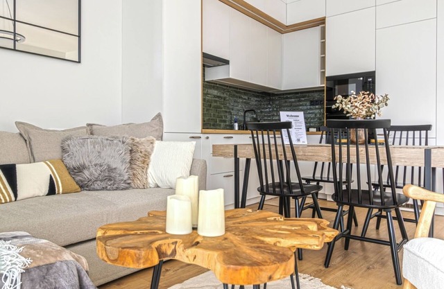 Buda Side Charming 2-bedroom apartment with WiFi, AC in lovely Budapest
