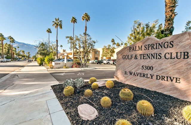 Budget-friendly - South Palm Springs Golf and Tennis Club Condo