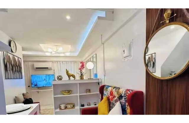 Budget Loft-type condo in Uptown CDO