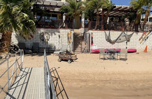 Bullhead City Riverfront Rental 4 Bedroom 3 Baths W/Sandy Beach & private dock