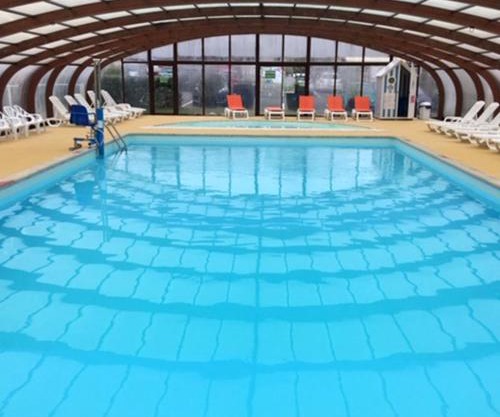 Bungalow confortable à Onzain avec piscine partagée.