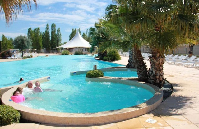 Bungalow de 3 chambres avec piscine partagee jardin amenage et wifi a Vias a 2 km de la plage
