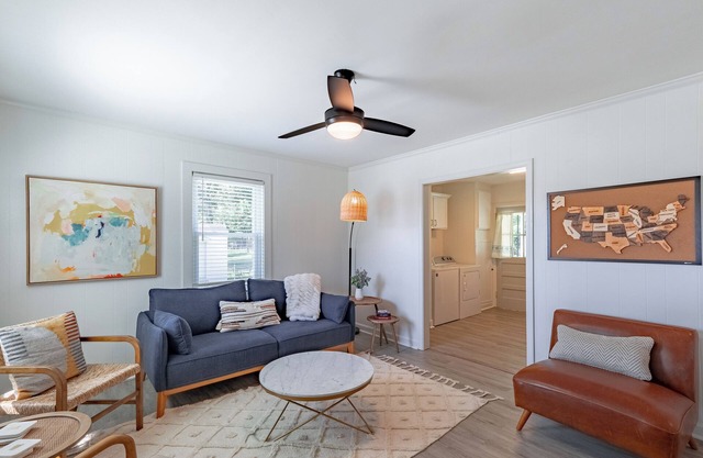 Bungalow on 27th- minutes from campus