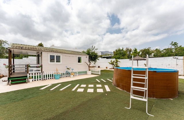 Bungalow 'Villa Aleo Solo Familias' with Mountain View, Wi-Fi and Air Conditioning