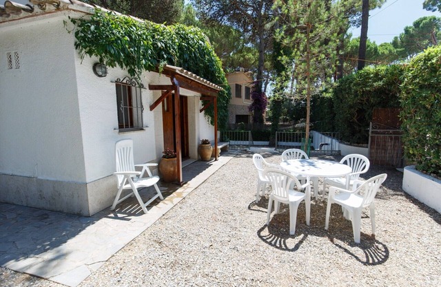 Bungalow with pool access - 300 m Pals beach (CAL BAIX 2H 622)