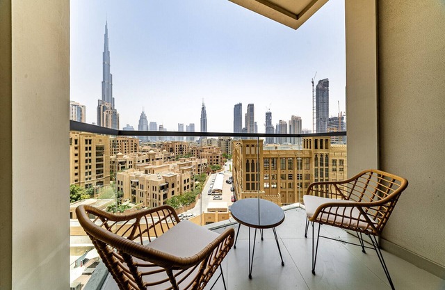 Burj Khalifa View I Modern Home I 2 Bedrooms