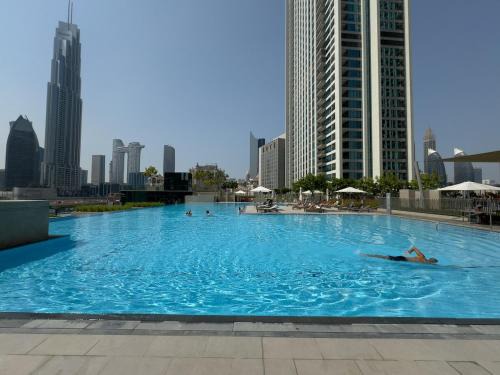 Burj Khalifa View Opp Dubai Mall