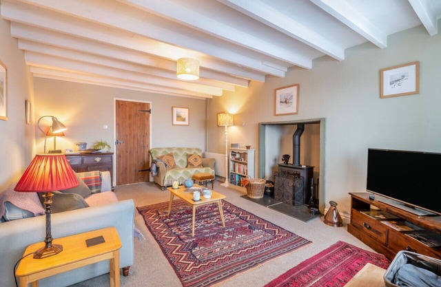 Butler's Cottage - Two Bedroom House, Sleeps 4