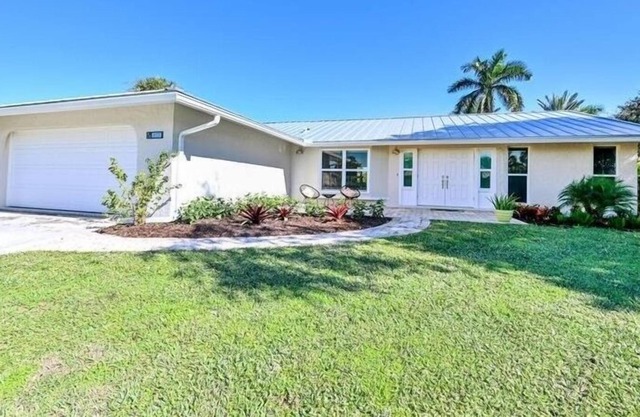 Buttonwd 813 - Buttonwood 3 Bedroom Home by Redawning