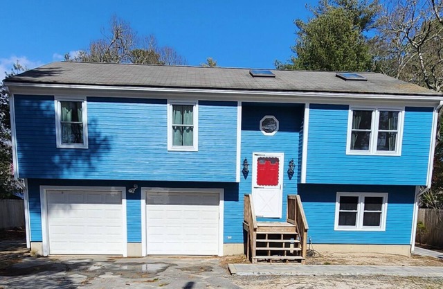 Buzzard's Bay Beach House Upper