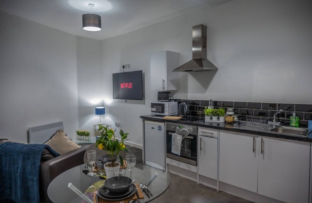 BV Homely 1 Bed Apartment At Shallow Hill Leeds