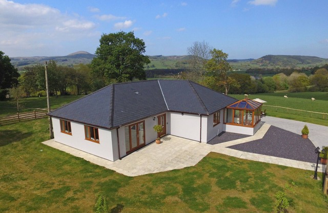Bwthyn Bryn yr Aber - Two Bedroom House, Sleeps 4