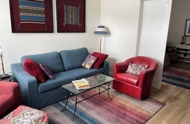 By-the beach apartment in charming Historic Taft District, Lincoln City