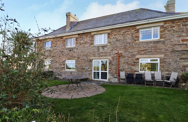 By the beach, spacious cottage, gardens and sea views
