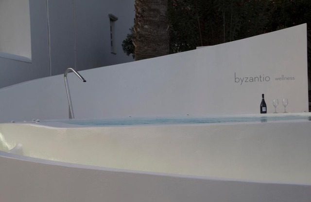 Byzantio Beach Suites & Wellness
