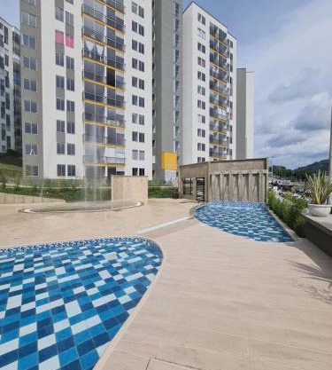 Cómodo Apartamento con parque acuático Acqua Hills-6 personas