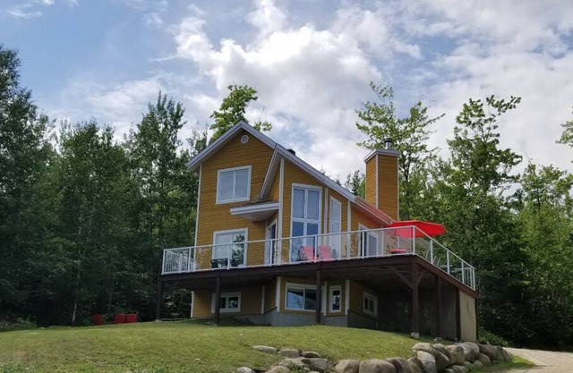Charmant Chalet entre Fleuve et Montagne!